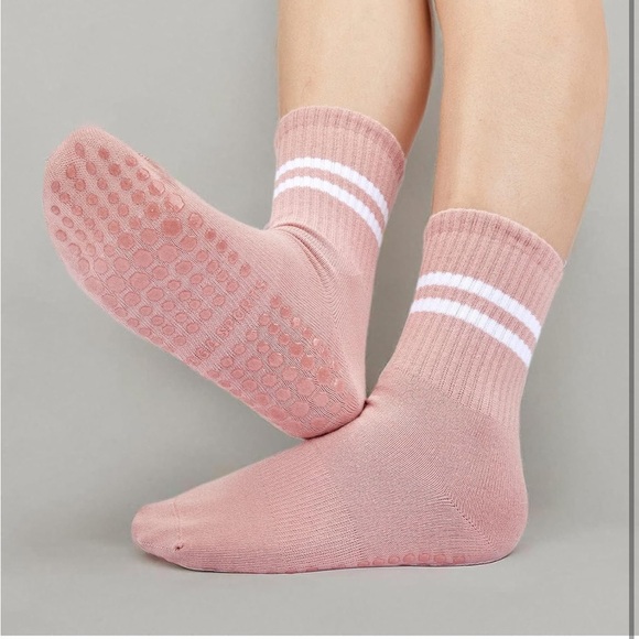 American Trends Pilates Socks 3 CT Non Slip, with Grips, for Women, Yoga & Barre - Picture 6 of 7